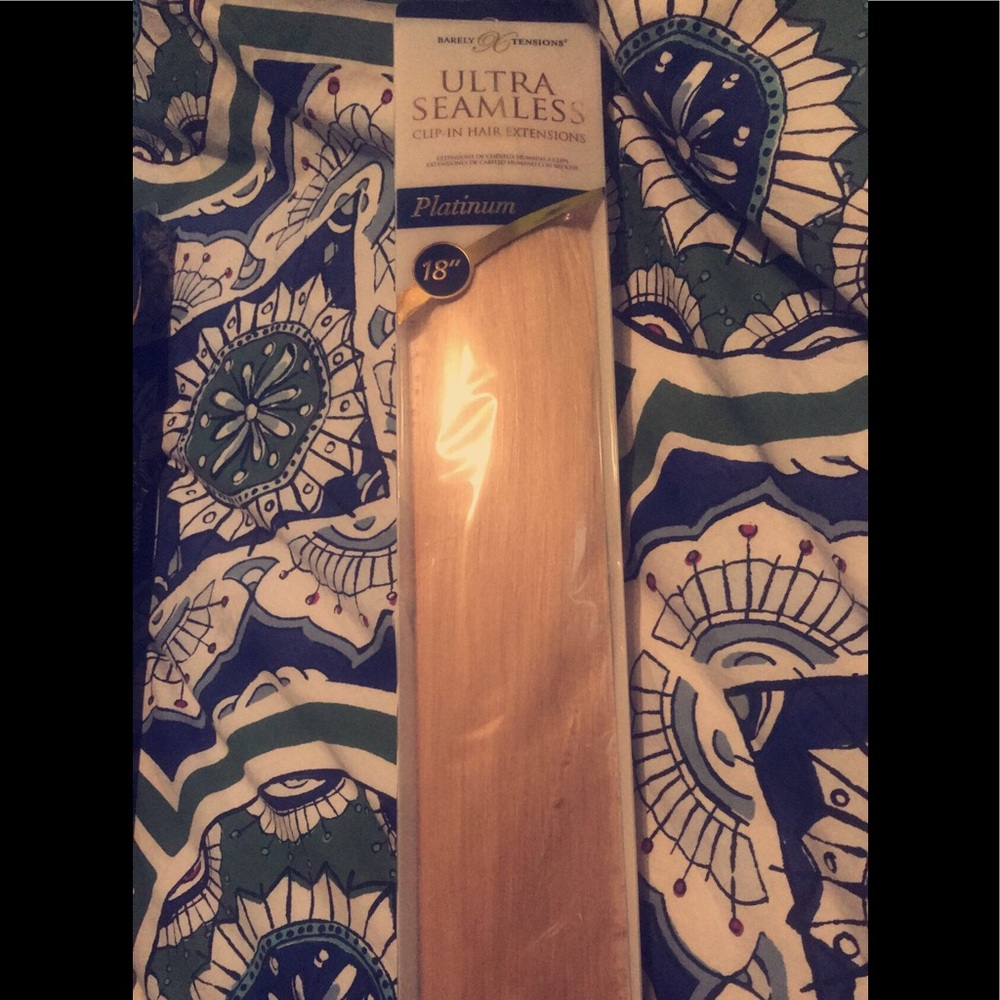 Ultra Seamless Platinum 18” Hair Extensions